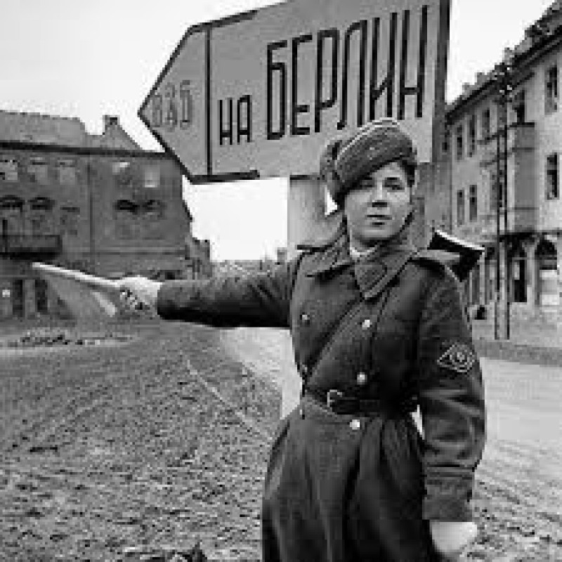 Il 25 aprile 1945 venne lanciato l’assalto a Berlino. Truppe del 1° Ucraino e...